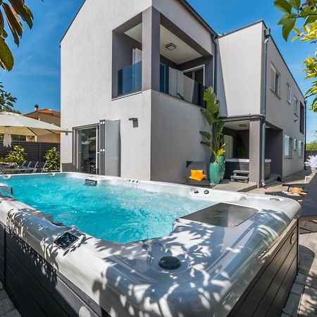 House With Pool Ledenko Apartamento Biograd Na Moru Exterior foto