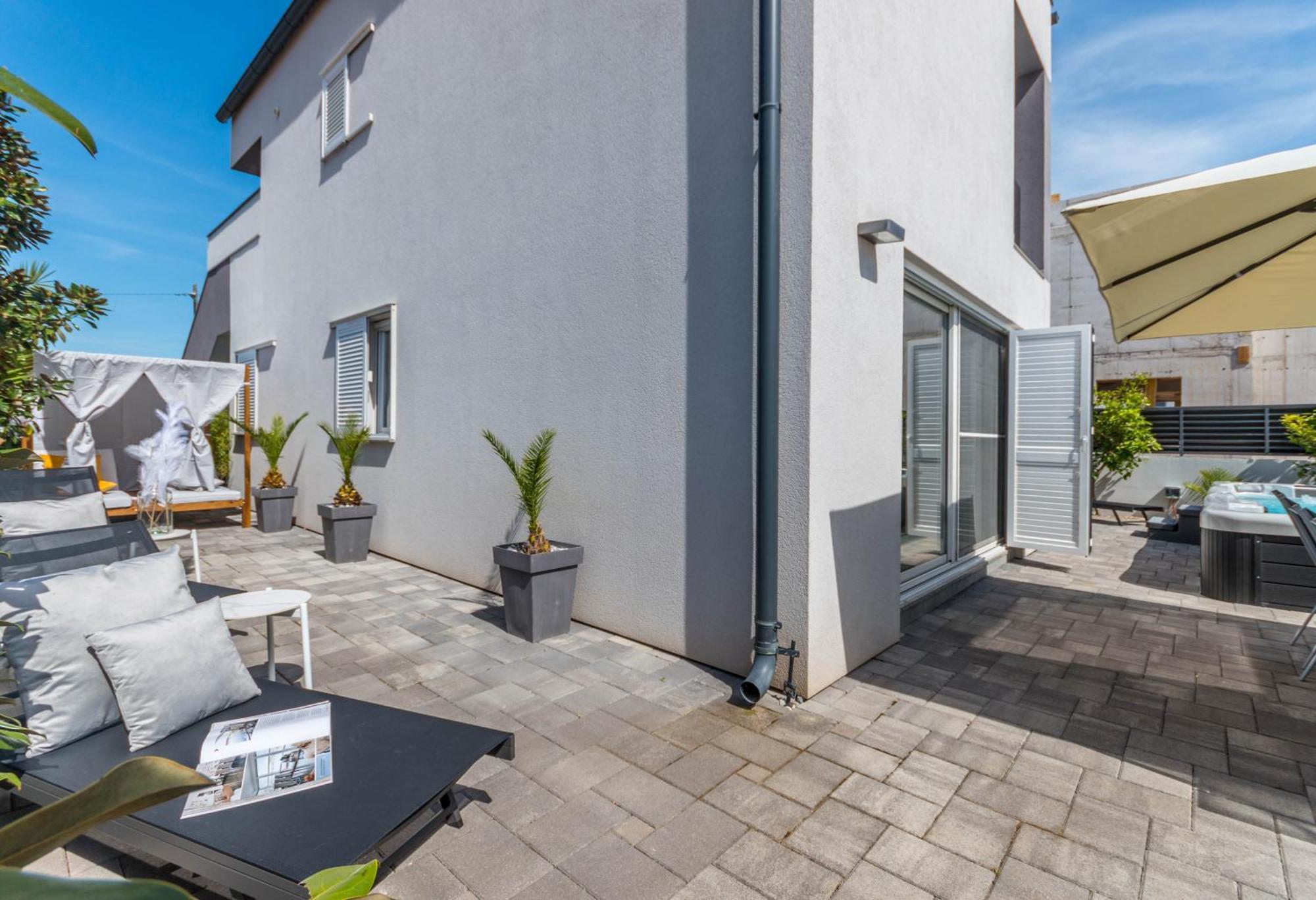 House With Pool Ledenko Apartamento Biograd Na Moru Exterior foto